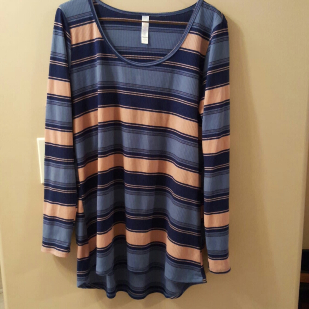 Lularoe Lynnae.  EUC.